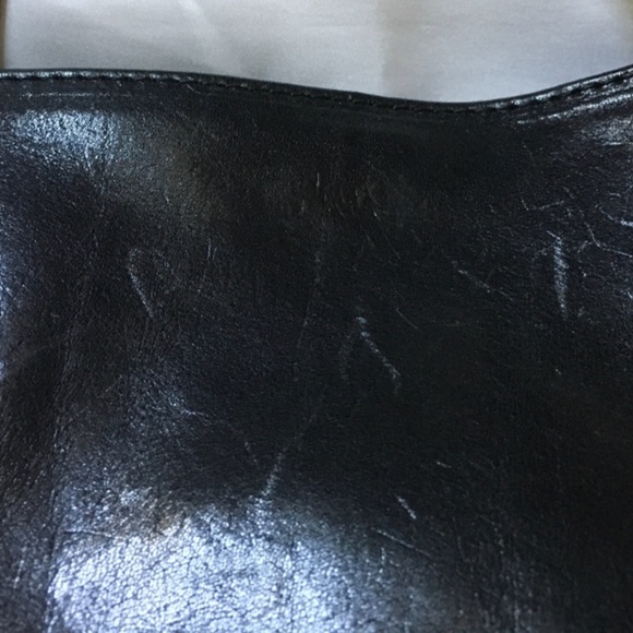 Sleek Furla black leather bag! - Picture 2 of 11